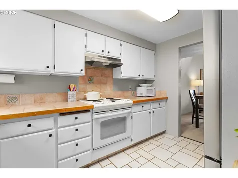 17 NW Mountain View Drive Roseburg OR 97471