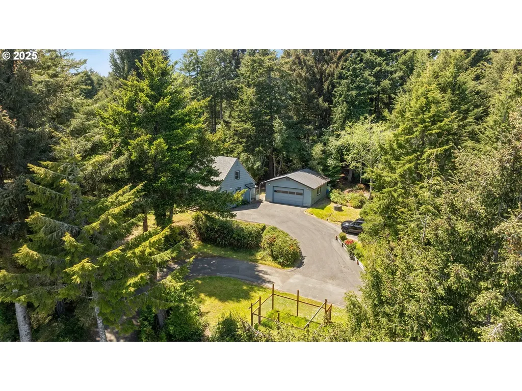 90252 Knob Noster Lane Coos Bay OR 97420
