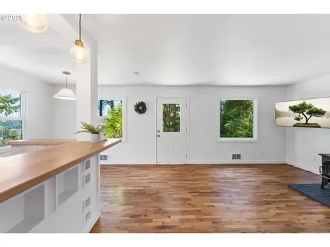 90252 Knob Noster Lane Coos Bay OR 97420