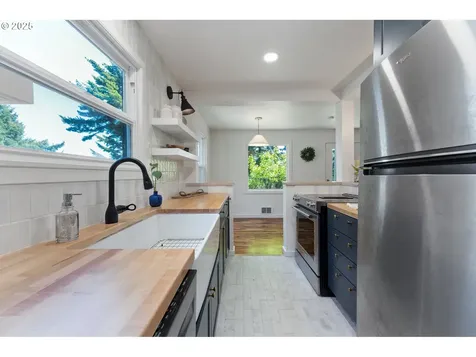 90252 Knob Noster Lane Coos Bay OR 97420