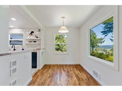 90252 Knob Noster Lane Coos Bay OR 97420