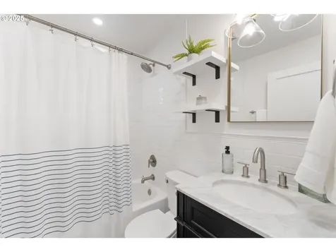 90252 Knob Noster Lane Coos Bay OR 97420