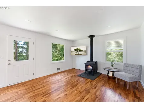 90252 Knob Noster Lane Coos Bay OR 97420