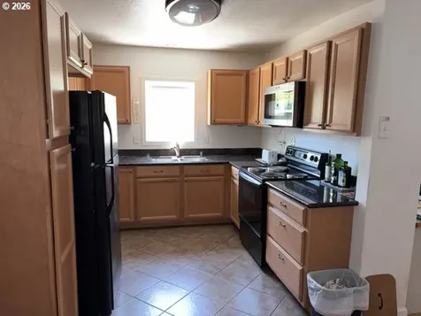 122 Grassy Lane Roseburg OR 97470