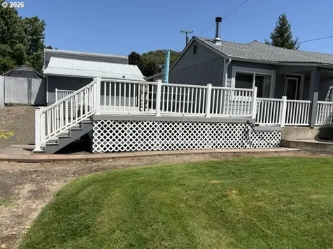 122 Grassy Lane Roseburg OR 97470