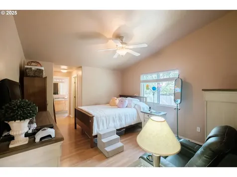 1239 46th Court Sweet Home OR 97386