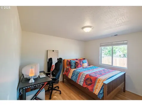 1239 46th Court Sweet Home OR 97386