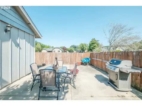 1239 46th Court Sweet Home OR 97386