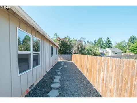 1239 46th Court Sweet Home OR 97386