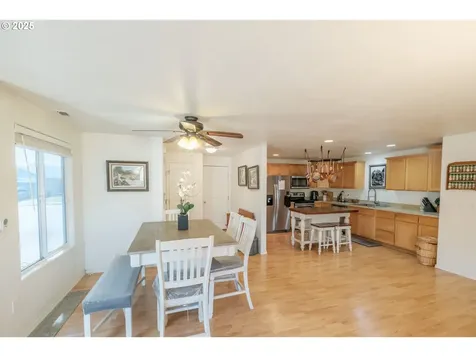 1239 46th Court Sweet Home OR 97386