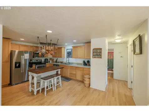 1239 46th Court Sweet Home OR 97386