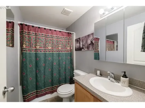1239 46th Court Sweet Home OR 97386