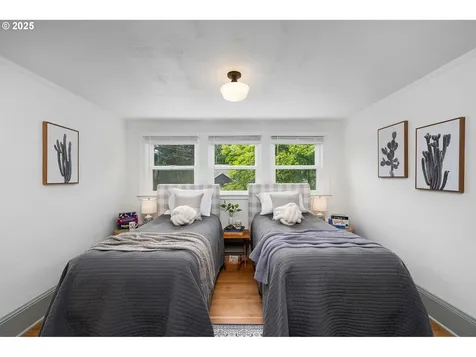 7042 N Congress Avenue Portland OR 97217