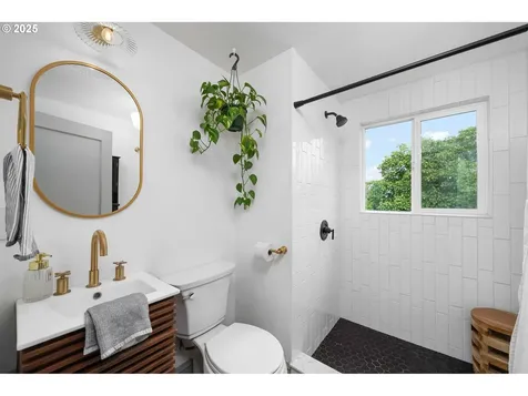 7042 N Congress Avenue Portland OR 97217