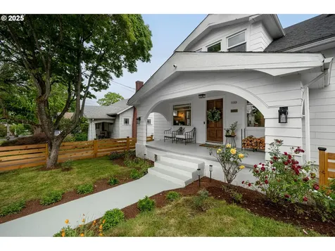 7042 N Congress Avenue Portland OR 97217