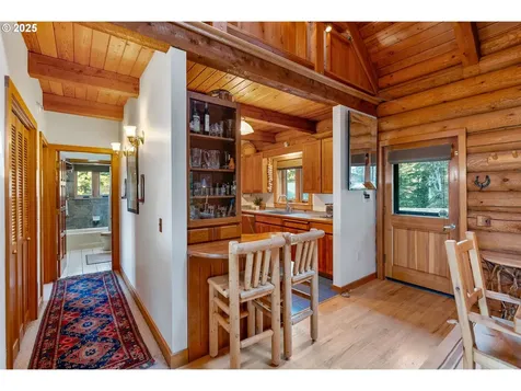 2300 Elder Road Hood River OR 97031