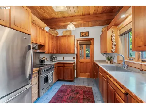 2300 Elder Road Hood River OR 97031