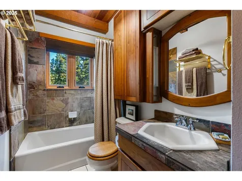2300 Elder Road Hood River OR 97031