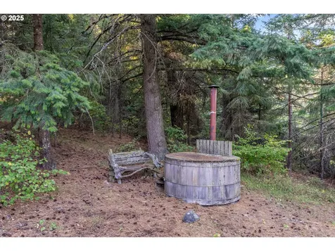 2300 Elder Road Hood River OR 97031