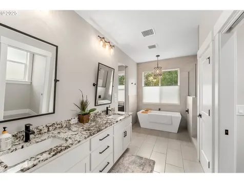 360 Champagne Creek Drive Roseburg OR 97471