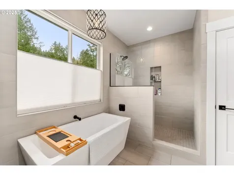 360 Champagne Creek Drive Roseburg OR 97471