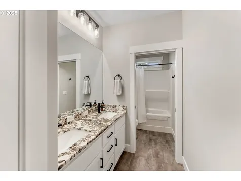 360 Champagne Creek Drive Roseburg OR 97471