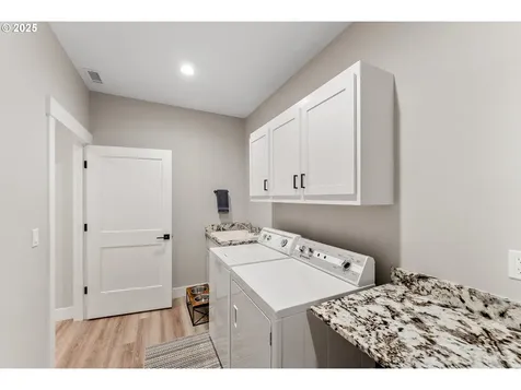 360 Champagne Creek Drive Roseburg OR 97471