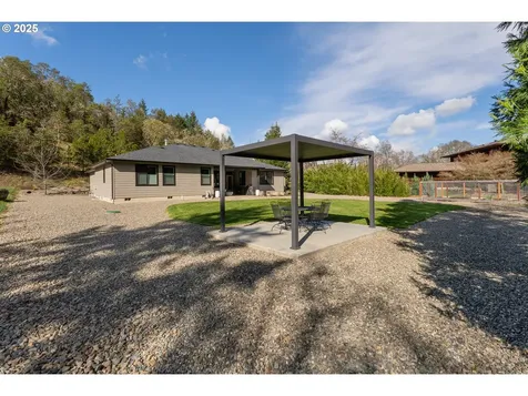 360 Champagne Creek Drive Roseburg OR 97471