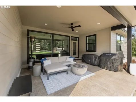 360 Champagne Creek Drive Roseburg OR 97471