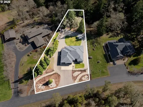 360 Champagne Creek Drive Roseburg OR 97471