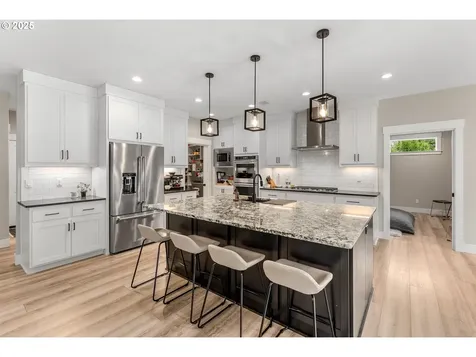360 Champagne Creek Drive Roseburg OR 97471