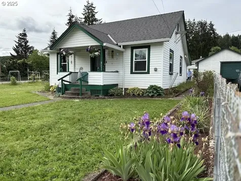2111 Elm Street Sweet Home OR 97386