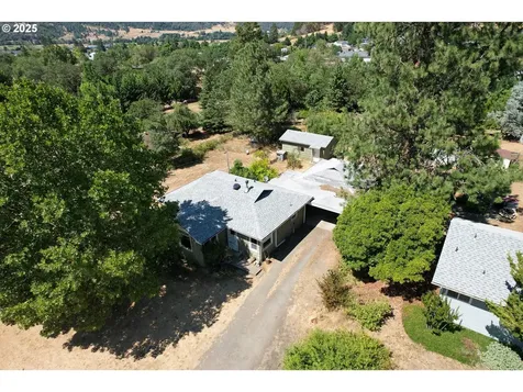 267 Crest Drive Myrtle Creek OR 97457