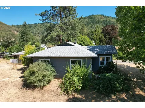 267 Crest Drive Myrtle Creek OR 97457