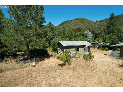 267 Crest Drive Myrtle Creek OR 97457