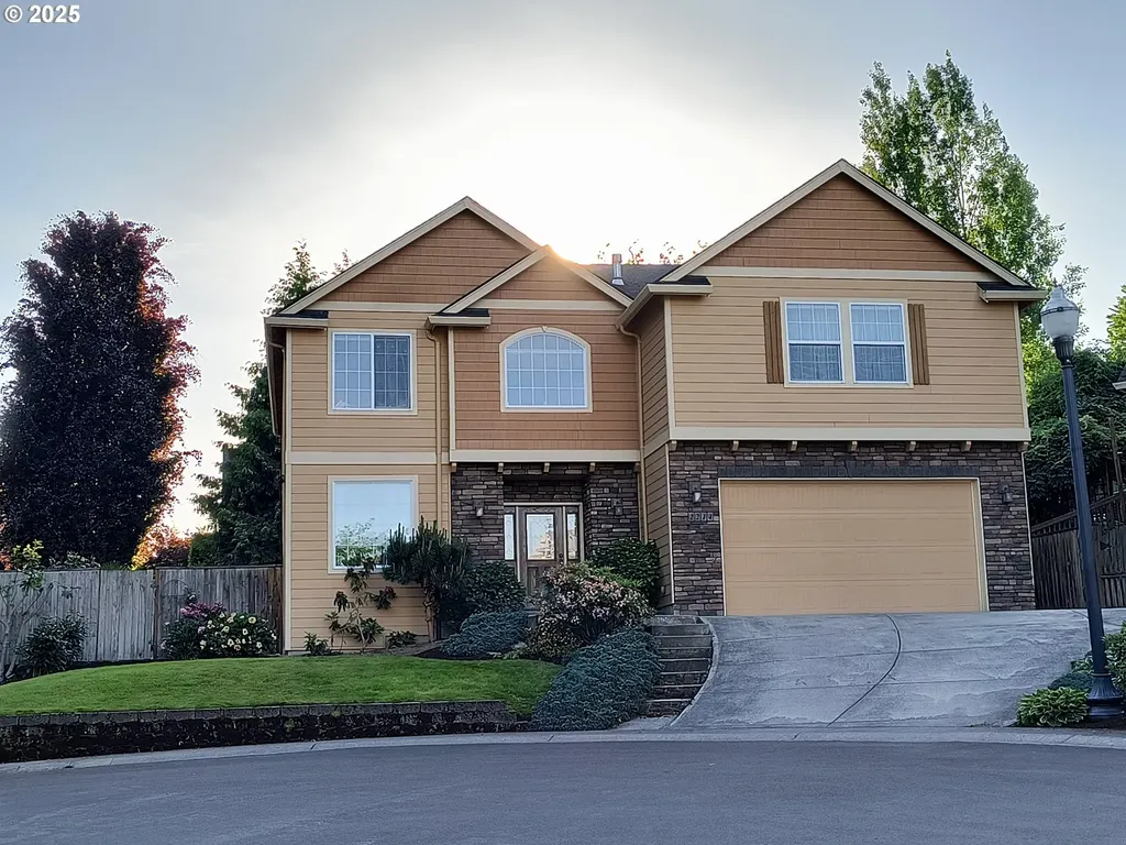 2214 NW 123rd Street Vancouver WA 98685