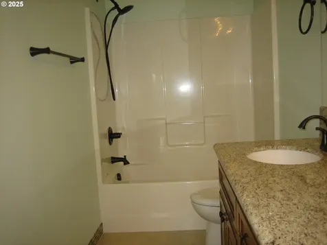 2214 NW 123rd Street Vancouver WA 98685