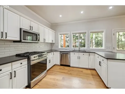 9508 SW Jonathan Court Portland OR 97219