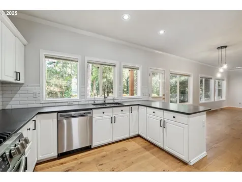9508 SW Jonathan Court Portland OR 97219