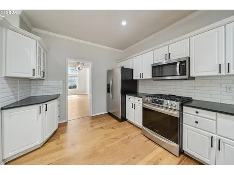 9508 SW Jonathan Court Portland OR 97219