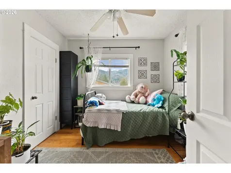 419 W Agee Street Roseburg OR 97471