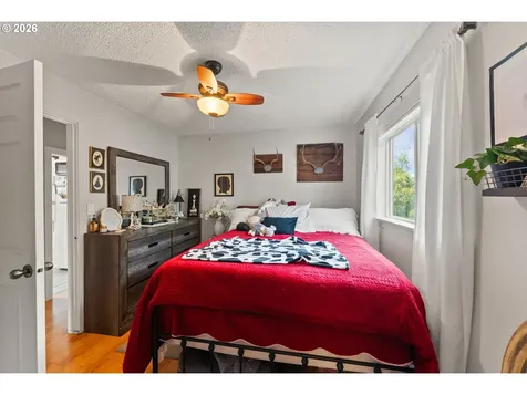 419 W Agee Street Roseburg OR 97471