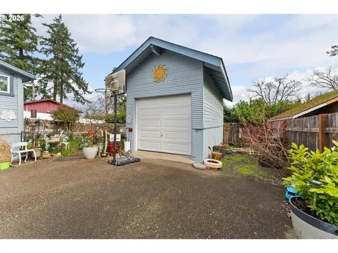 419 W Agee Street Roseburg OR 97471