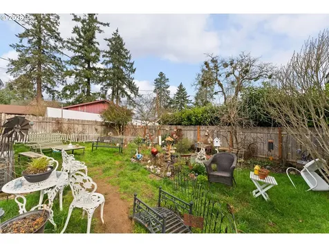 419 W Agee Street Roseburg OR 97471