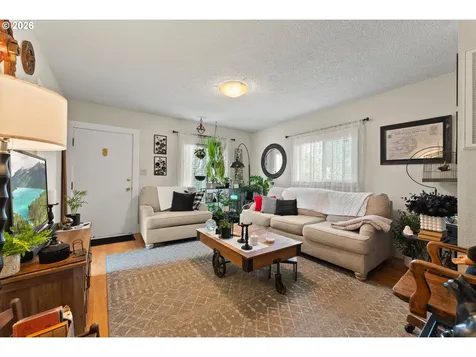 419 W Agee Street Roseburg OR 97471