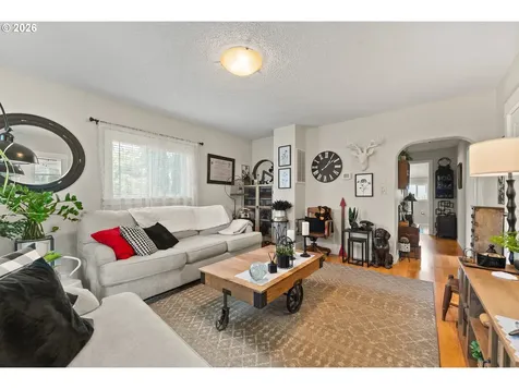 419 W Agee Street Roseburg OR 97471