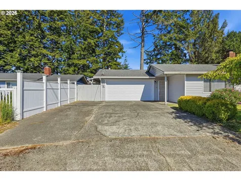 3793 Fir Street North Bend OR 97459