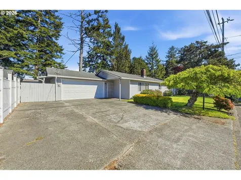 3793 Fir Street North Bend OR 97459