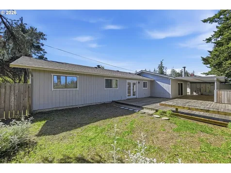 3793 Fir Street North Bend OR 97459
