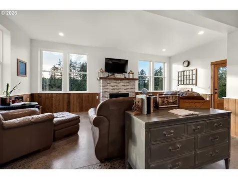 101 SW Juniper Avenue Warrenton OR 97146